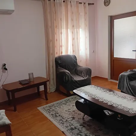 Betty'S Home-2